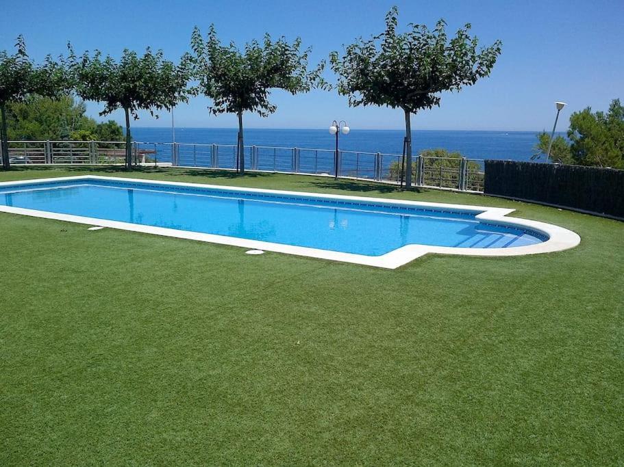 Residence Avec Piscine Face A La Mer, 1Ere Ligne Llança Εξωτερικό φωτογραφία